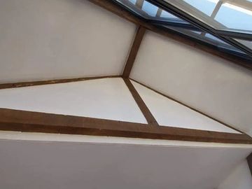 SE VENDE LINDA CASA  2 HAB, 2 BA, ESTAC, EN EL TABO