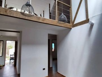 SE VENDE LINDA CASA  2 HAB, 2 BA, ESTAC, EN EL TABO