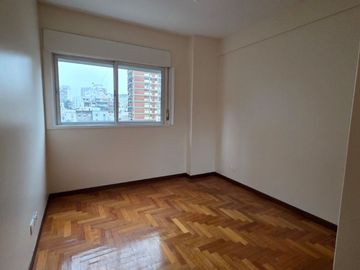 Alquiler 2 amb. c/balcón y amenities en Caballito
