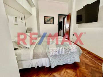 VENTA DEPTO 5 AMB C/ BALCÓN, 2 COCHERAS Y PATIO
