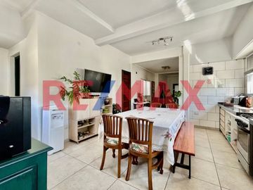 VENTA DEPTO 5 AMB C/ BALCÓN, 2 COCHERAS Y PATIO