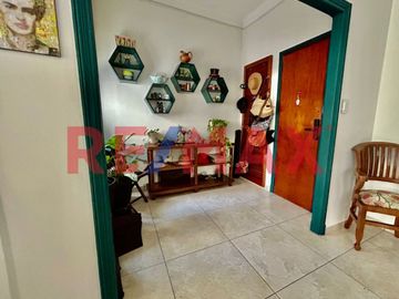 VENTA DEPTO 5 AMB C/ BALCÓN, 2 COCHERAS Y PATIO