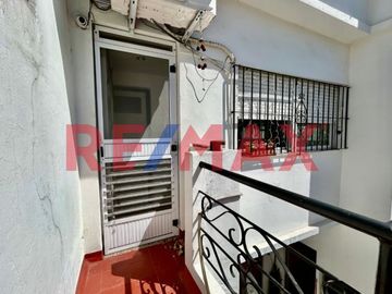 VENTA DEPTO 5 AMB C/ BALCÓN, 2 COCHERAS Y PATIO
