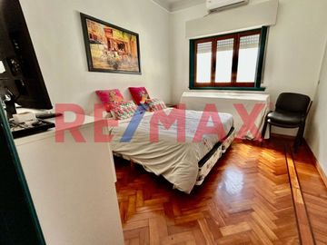 VENTA DEPTO 5 AMB C/ BALCÓN, 2 COCHERAS Y PATIO