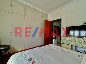 VENTA DEPTO 5 AMB C/ BALCÓN, 2 COCHERAS Y PATIO