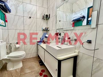 VENTA DEPTO 5 AMB C/ BALCÓN, 2 COCHERAS Y PATIO