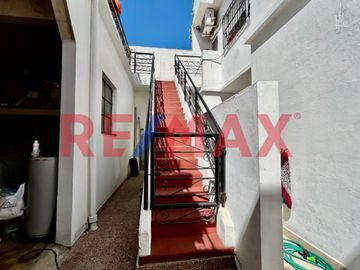VENTA DEPTO 5 AMB C/ BALCÓN, 2 COCHERAS Y PATIO