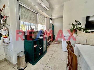 VENTA DEPTO 5 AMB C/ BALCÓN, 2 COCHERAS Y PATIO