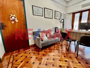 VENTA DEPTO 5 AMB C/ BALCÓN, 2 COCHERAS Y PATIO