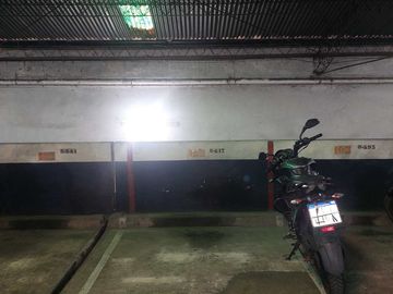 Venta cochera cubierta de 6M2 PARA 2 MOTOS, FLORES