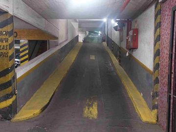 Venta cochera cubierta de 6M2 PARA 2 MOTOS, FLORES