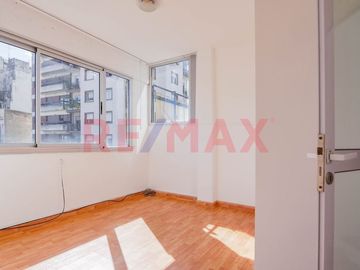 VENTA DEPTO . 3 AMBIENTES . ABASTO . + BALCONES