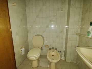 VENTA CASA 5 DORMITORIOS B° PROVINCIAS UNIDAS
