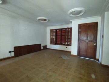 VENTA CASA 5 DORMITORIOS B° PROVINCIAS UNIDAS