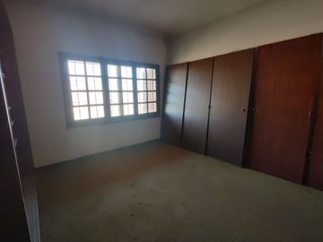 VENTA CASA 5 DORMITORIOS B° PROVINCIAS UNIDAS