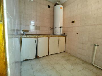 VENTA CASA 5 DORMITORIOS B° PROVINCIAS UNIDAS