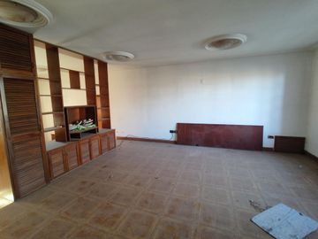 VENTA CASA 5 DORMITORIOS B° PROVINCIAS UNIDAS