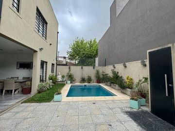 CASA 4 AMBIENTES VENTA  BELLA VISTA CON PILETA