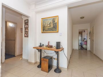 DEPTO EN VENTA 4 AMB CON BALCON FLORES LUMINOSO