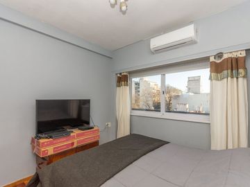 DEPTO EN VENTA 4 AMB CON BALCON FLORES LUMINOSO