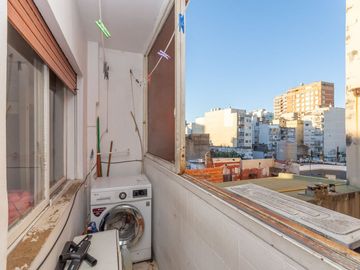 DEPTO EN VENTA 4 AMB CON BALCON FLORES LUMINOSO