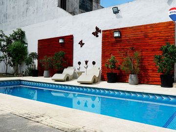 LOTE CON QUINCHO,BAÑO Y PILETA EN LOMAS DE ZAMORA