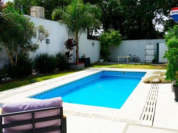 LOTE CON QUINCHO,BAÑO Y PILETA EN LOMAS DE ZAMORA