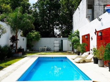 LOTE CON QUINCHO,BAÑO Y PILETA EN LOMAS DE ZAMORA