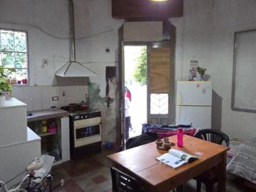 CASA 7 HABITACIONES Y 3 MONOAMBIENTES GRAL BUSTOS