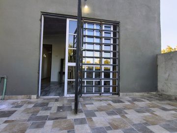 VENTA CASA DE 6 AMBIENTES FRANCISCO ALVAREZ