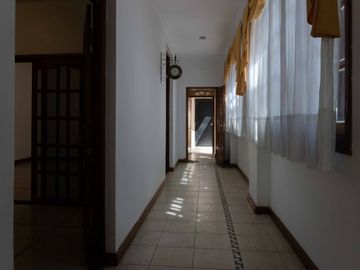 CASA EN VENTA LA PLATA PILETA 4 DORMITORIOS