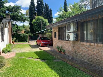 VENTA CASA 4 AMBIENTES EN DE VICENZO CHICO