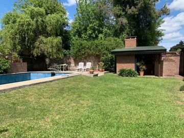 VENTA CASA 4 AMBIENTES EN DE VICENZO CHICO