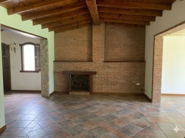 VENTA CASA 4 AMBIENTES EN DE VICENZO CHICO