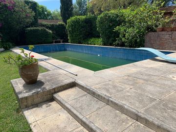 VENTA CASA 4 AMBIENTES EN DE VICENZO CHICO