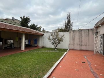 VENTA CASA 4 AMBIENTES PATIO COCHERA SAN JUSTO