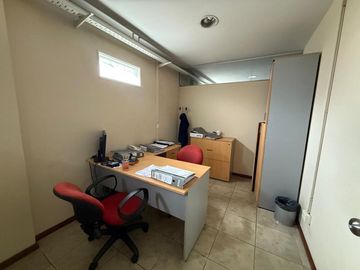 VENTA DE DEPOSITO CON OFICINAS BARRACAS MIXTURA 2