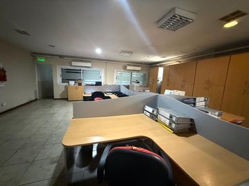 VENTA DE DEPOSITO CON OFICINAS BARRACAS MIXTURA 2