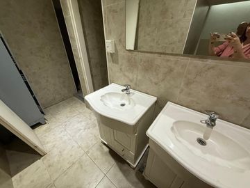 VENTA DE DEPOSITO CON OFICINAS BARRACAS MIXTURA 2