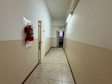 VENTA DE DEPOSITO CON OFICINAS BARRACAS MIXTURA 2