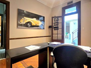 VENTA GALPÓN CON OFICINAS BARRACAS