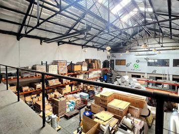 VENTA GALPÓN CON OFICINAS BARRACAS