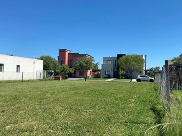 VENTA LOTE INTERNO 545 m² SANTA EMILIA P. DEL ESTE