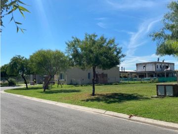 VENTA LOTE INTERNO 545 m² SANTA EMILIA P. DEL ESTE