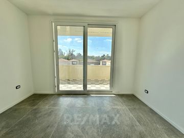 VENTA DPTO 3 AMB, PISO 1, SARAVI VILLAGE