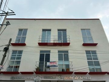 Renta de oficinas o consultorios, centro de Metepec, en Av. José María Morelos.
