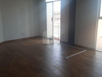 Renta de oficinas o consultorios, centro de Metepec, en Av. José María Morelos.