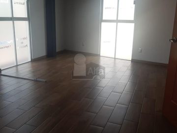 Renta de oficinas o consultorios, centro de Metepec, en Av. José María Morelos.