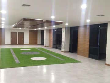 Oficina comercial en renta en Caminos del Valle, Chihuahua, Chihuahua