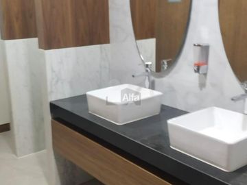 Oficina comercial en renta en Caminos del Valle, Chihuahua, Chihuahua